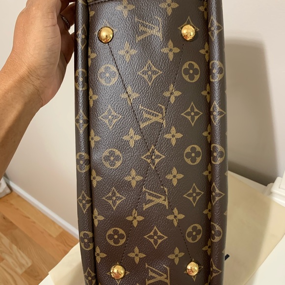 Authentic Louis Vuitton Pallas mm - Picture 15 of 16